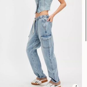 One Teaspoon Cargo Shabbies
Boyfriend Jeans women’s size L